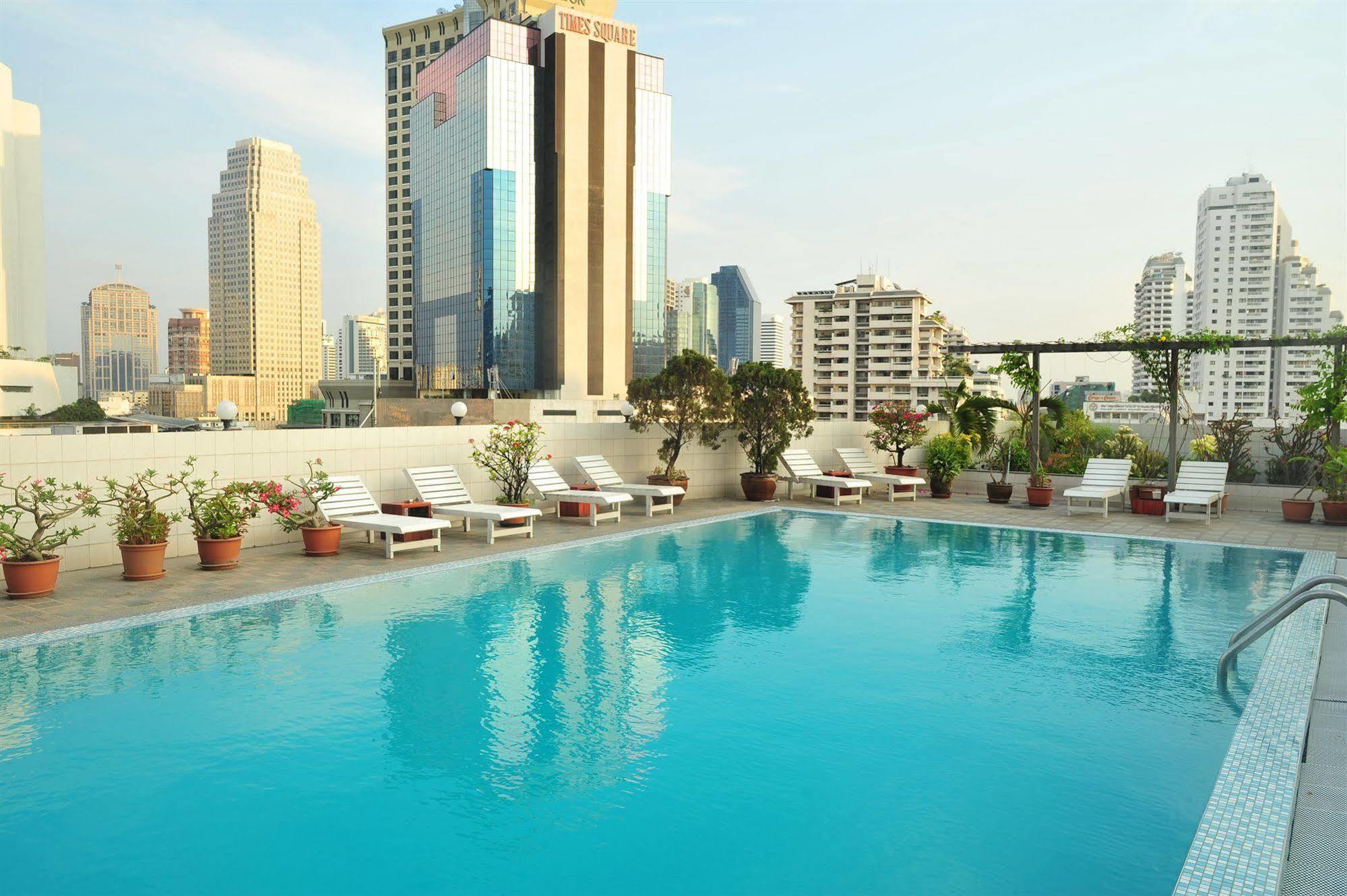 Ruamchitt Plaza Hotel Bangkok Eksteriør bilde